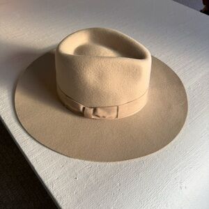 Stylish Cream Wide-Brim Hat